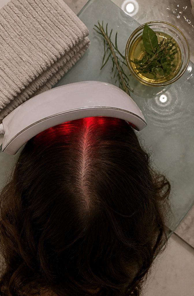 Hair thinning article photograph illustrating complementary hair care options